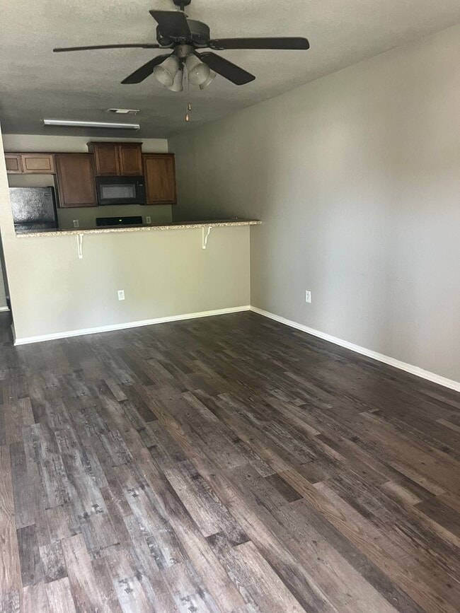 Photo - TG-4014 N. 54'TH Unit B