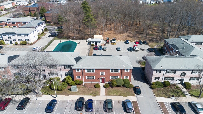 Building Photo - 137 Lake Shore Rd Unit 4
