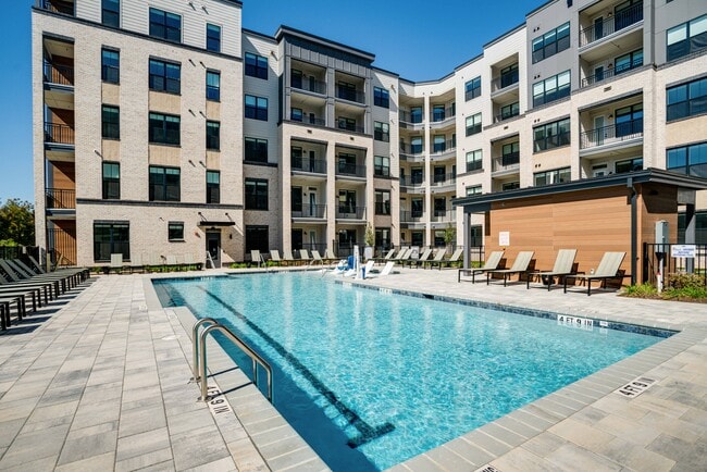 Building Photo - Meridian at North Hills Rental