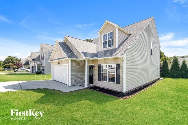 Photo - 925 Troubadour Ln