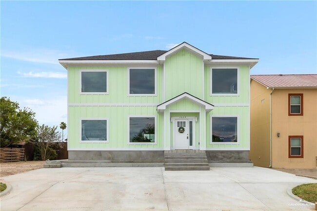 Building Photo - 15 Bass Ave Unit 3