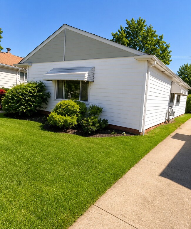 Photo - 3415 Center Dr