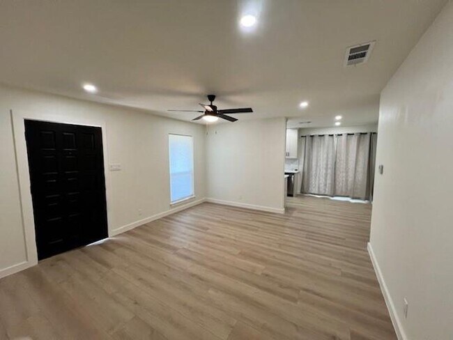 Photo - Allandale Place / Culdesac / Refrigerator / Washer/Dryer / Fenced Yard