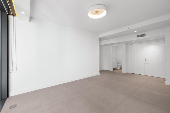Photo - 700 NE 24th St Unit 4601