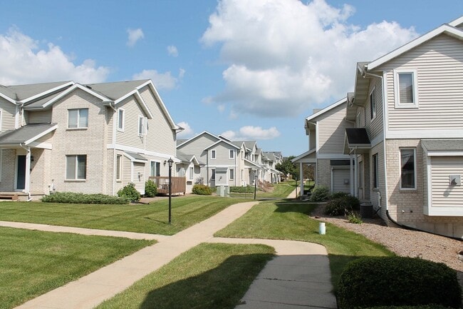 Madison Townhomes – Scenic View