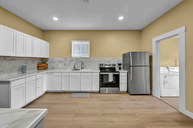 Photo - FULLY FURNISHED HISTORIC CHARMER BETWEEN UNR & DOWNTOWN – UTILITIES INCLUDED, MODERN UPGRADES, PR...