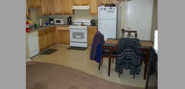 Photo - 1900 Snows Mill Ave