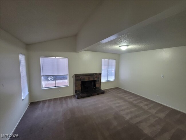 Photo - 108 Boysenberry Ln