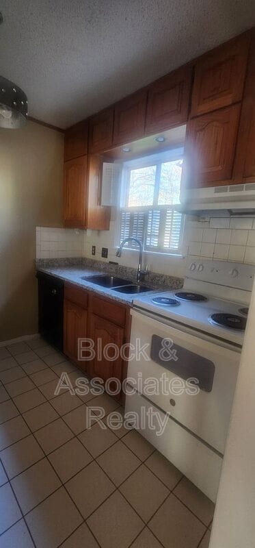 Photo - 131 Cedar Cove Ln