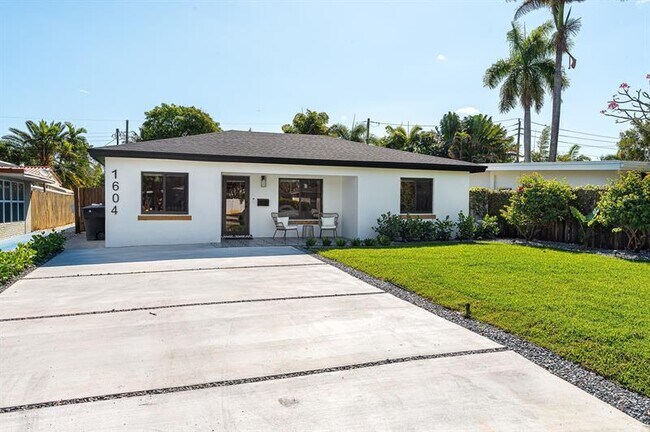 Photo - 1604 NE 16th Ave