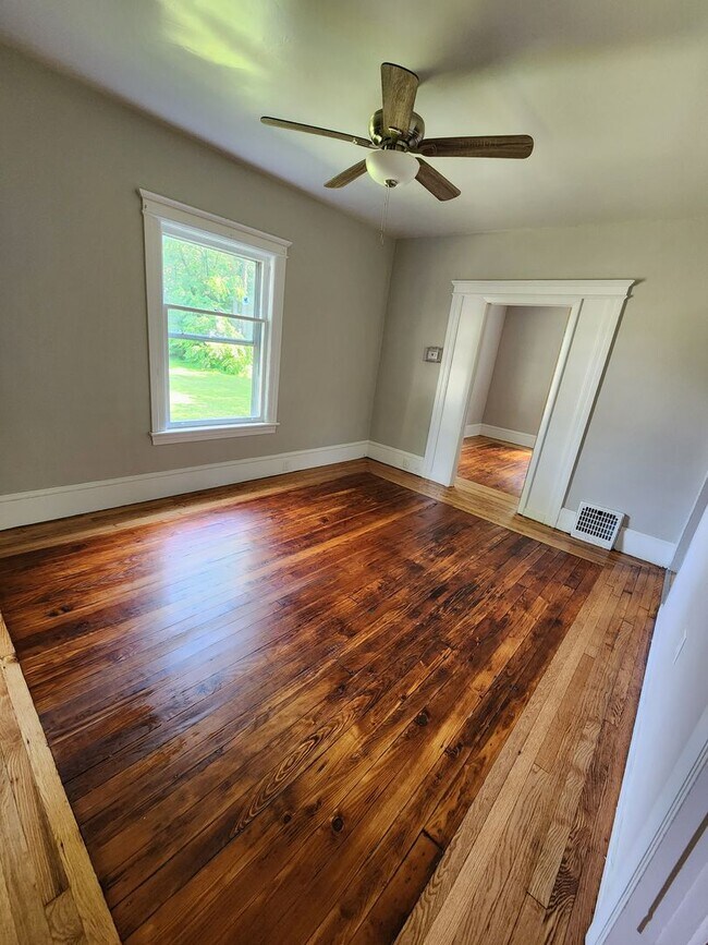 Photo - 709 N Park Ave Apartment Unit Lower