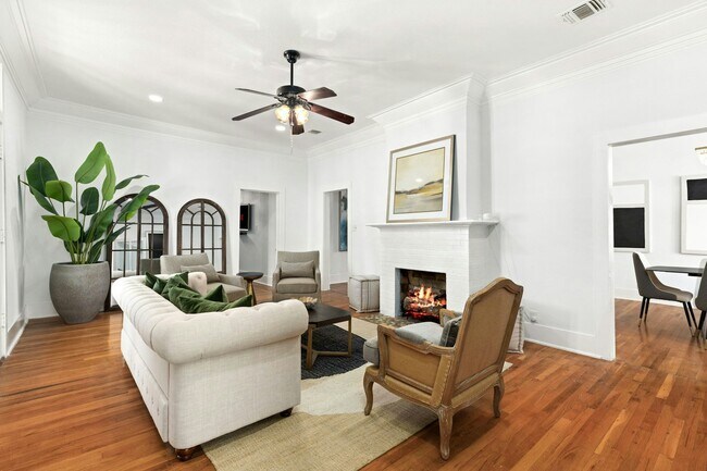 Photo - 110 E Craig Pl Unit 1