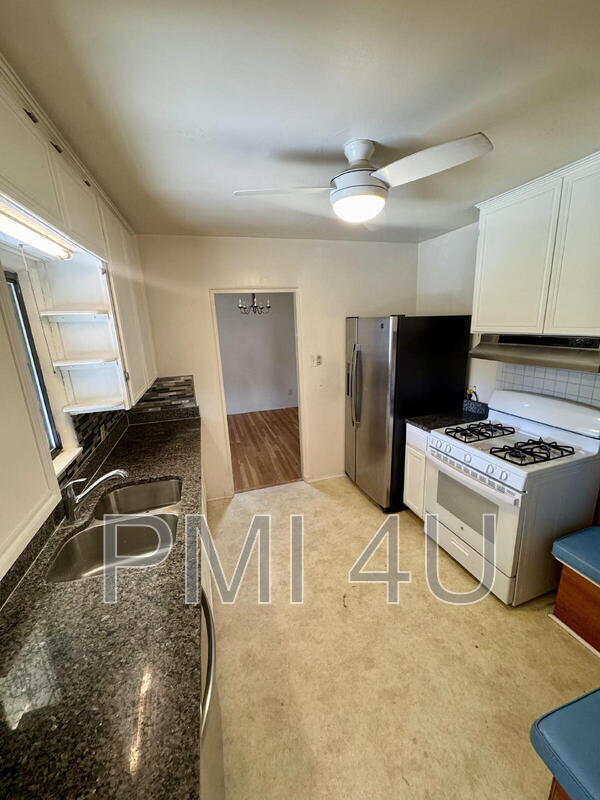 Photo - 216 Quincy St NE