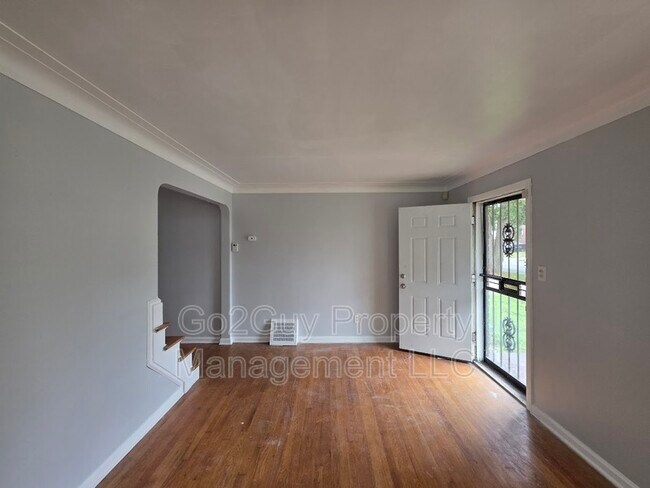 Photo - 18472 Meyers Rd