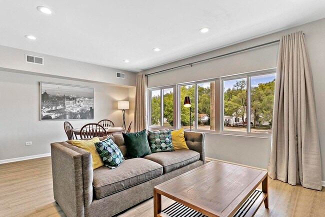 Photo - 931 W Glen Flora Ave