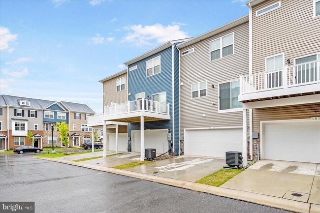 Photo - 1815 Iris Ln