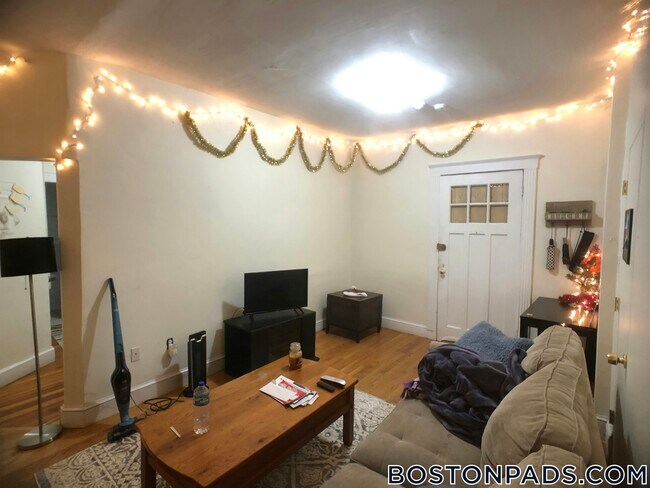 316 St Paul St Unit 3