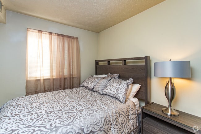 1BR, 1BA - 536 SF