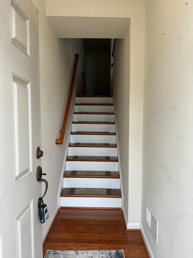 Photo - 1333 Gilmore St