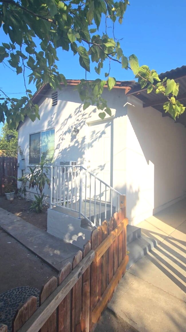 House Entry - 4026 Sterling Way Unit 1/2