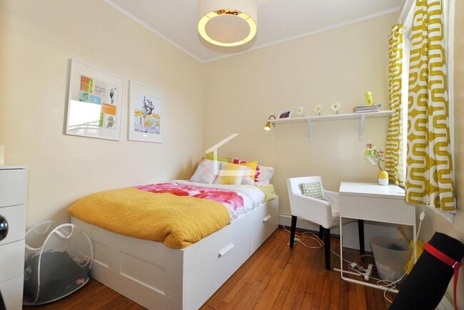 Photo - 215 Saint Paul St