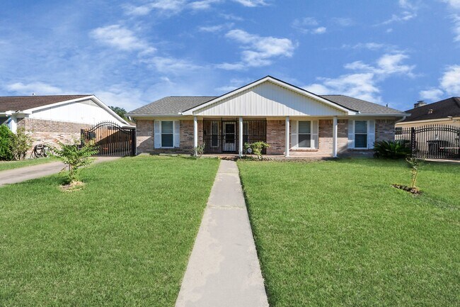 Photo - 9222 Sharpview Dr