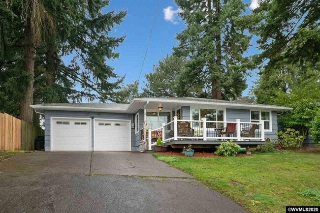 Photo - 541 Riverview Dr NW