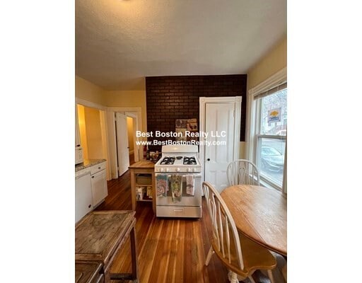 Photo - 2 Gilson Ter Unit 1