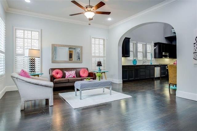 Photo - 2221 Longwood Dr