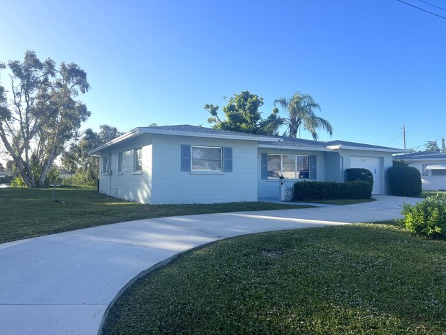 2BR/2BA Single Family Venice Gardens Home - 2BR/2BA Single Family Venice Gardens Home