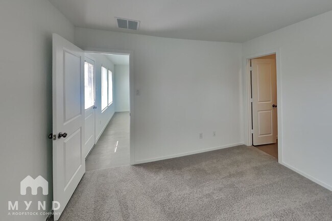 Photo - 914 Lago Laceno Ln