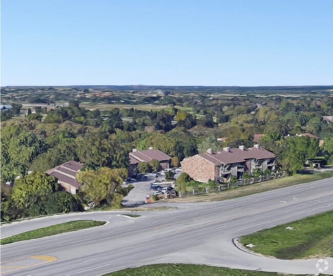 Building Photo - Villas at Spring Park on Loop 337 Rental