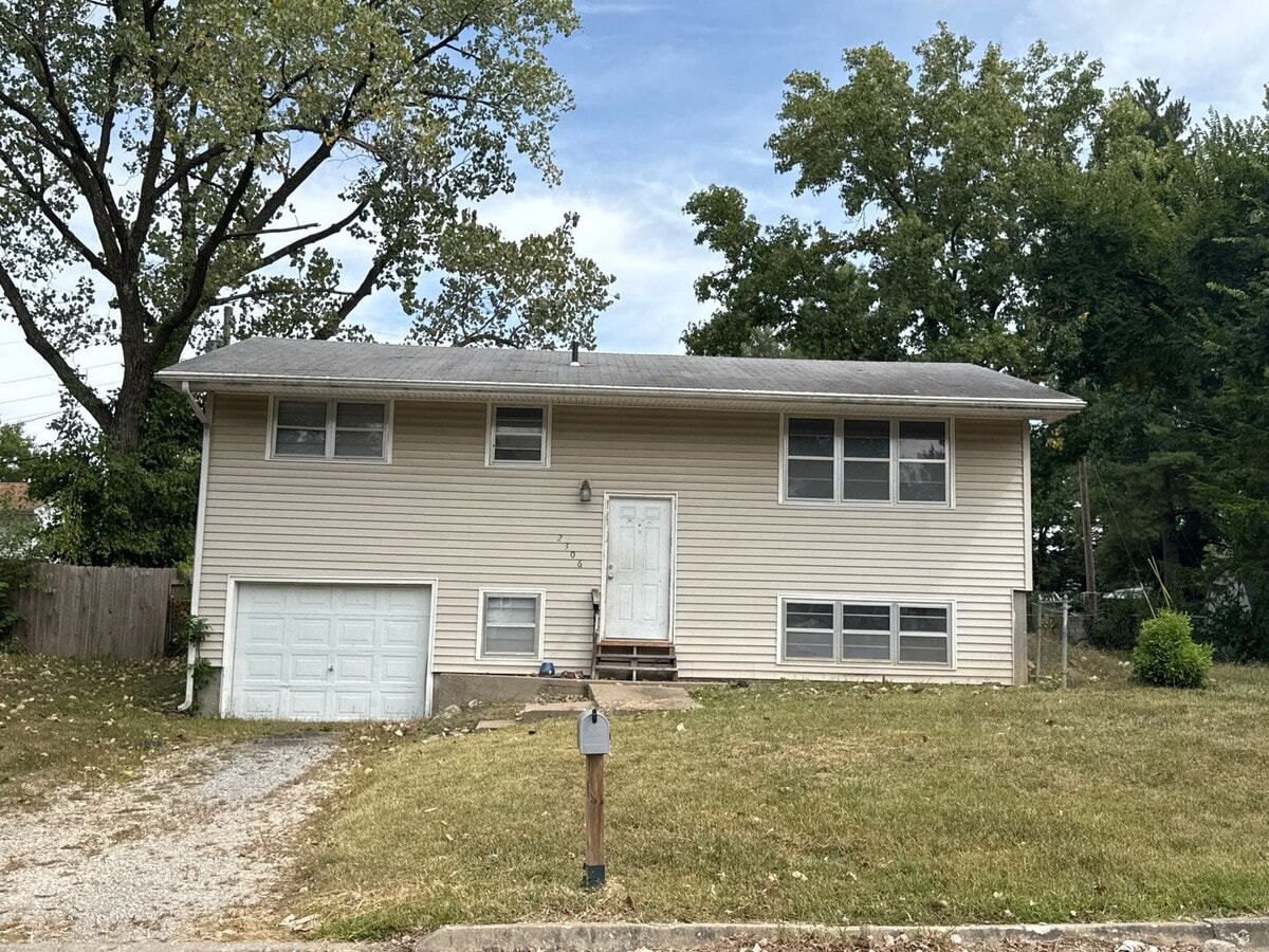 Home in NE Columbia - Home in NE Columbia