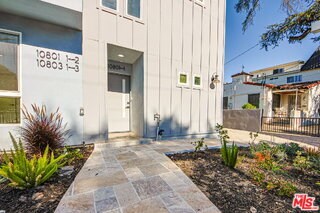 Photo - 10801 Kling St