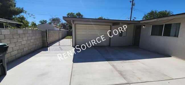 Photo - 44615 4th St E