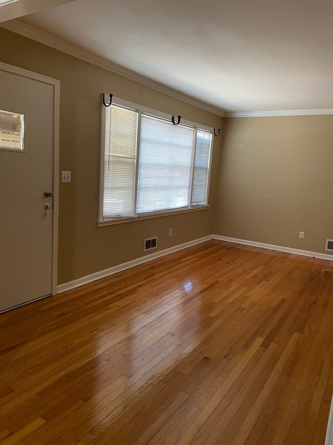 Photo - 1512 2nd Plz NW