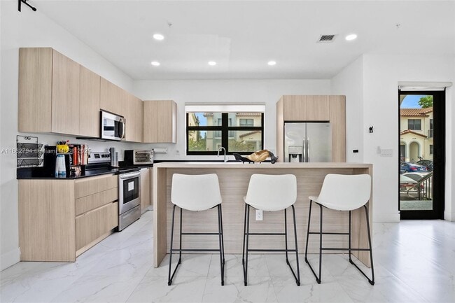 Building Photo - 6146 SW 36th Ct Rental