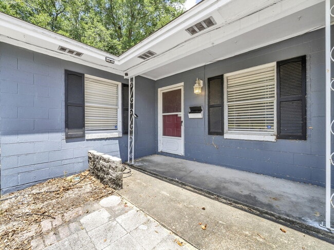 627 Ferretti Ave