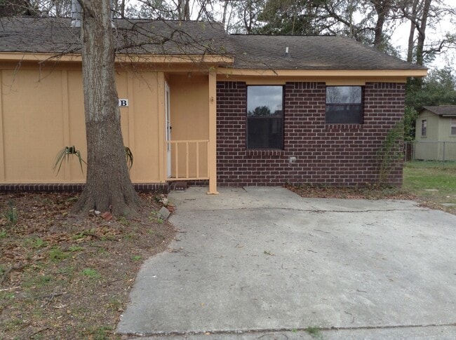 Photo - 5209 Napoleon Dr Apartment