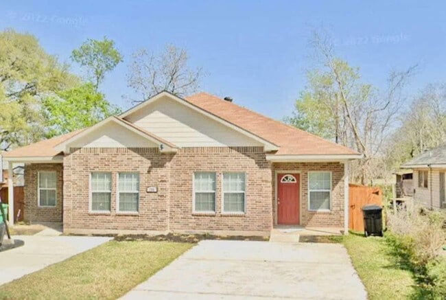 Building Photo - 235 Calloway St