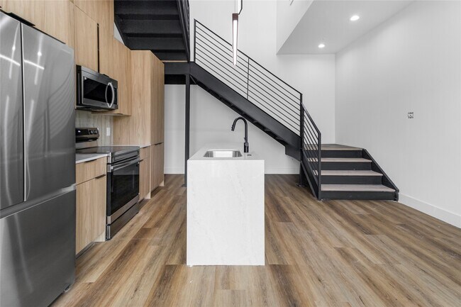 Photo - 5614 Larkin St Unit D