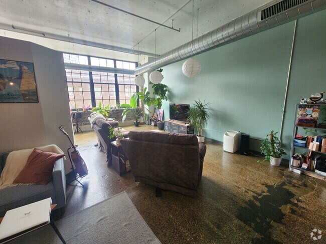 Building Photo - City-View Artist's Loft in Downtown St. Paul