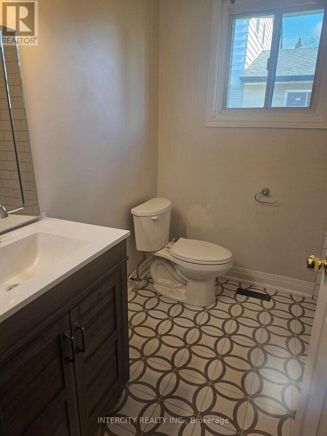 Photo - 108 Mellow Crescent