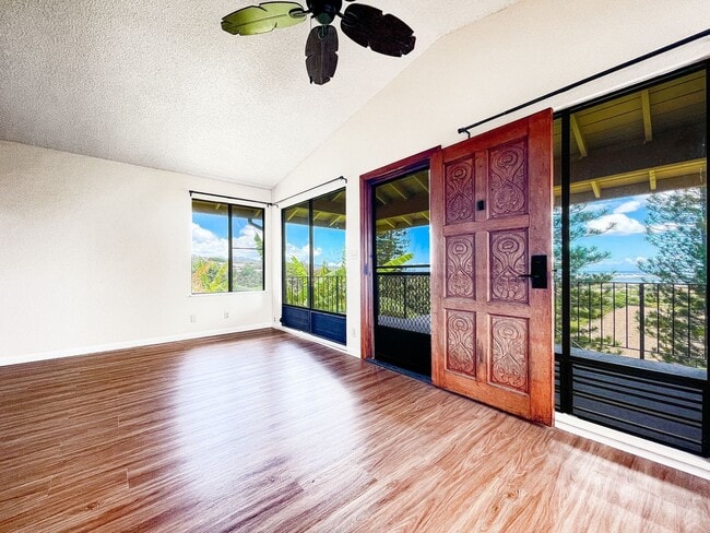 Photo - 3/2 with Garage! Wailuna in Aiea!