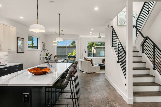 Photo - 4bd/3.25 Kirkland Home