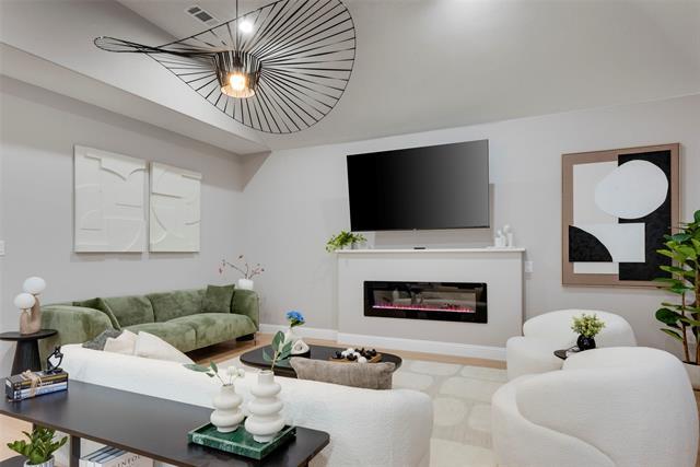 Photo - 529 Pebblecreek Dr