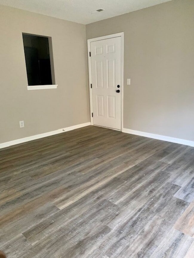 Photo - Adorable 2 bedroom 1 bath Condominium in C... Unidad F