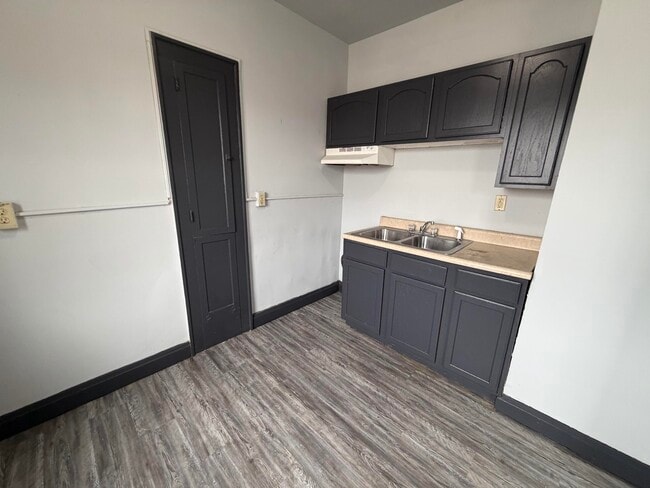 Photo - 210-201 Walnut-