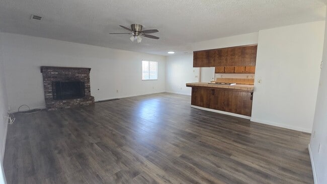 Photo - 2146 Neill Way