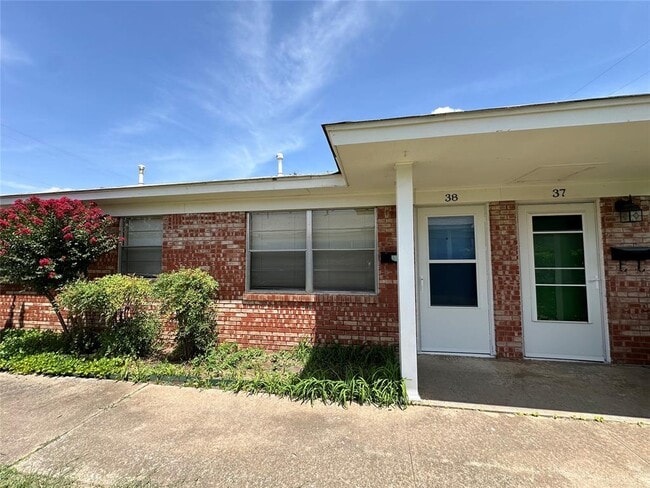 Building Photo - 500 Stinson St